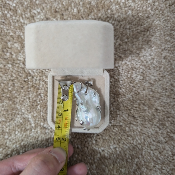 Giant baroque pearl pendant - Picture 2 of 3